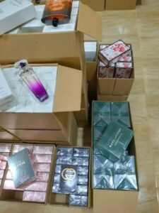 PERFUME PALLETS